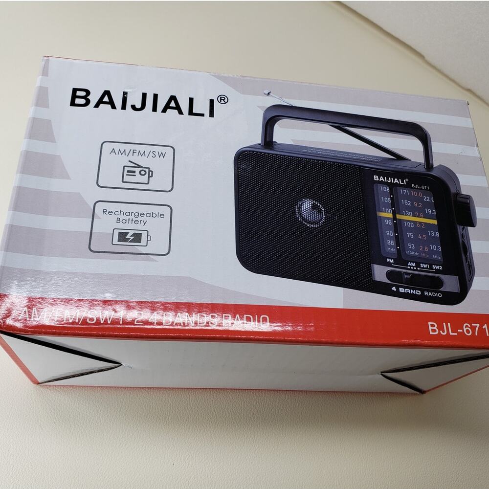 Portable AM FM Radio. Battery Operated or AC Power. BIG. 4 Band Radio